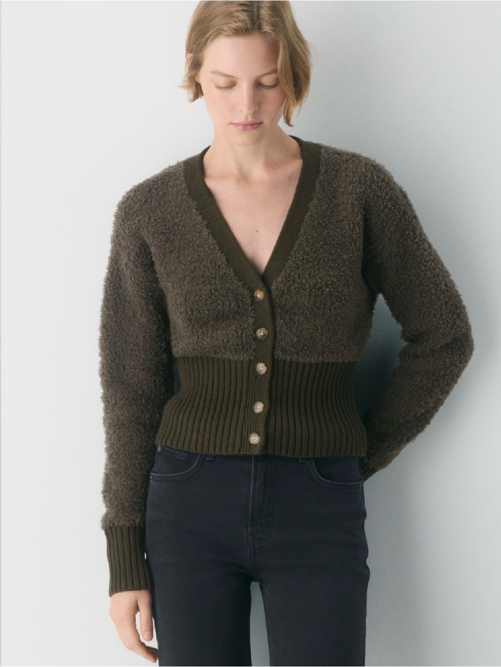 Aritzia Cardigan 💚